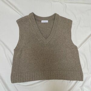 Oak + Fort | V-Neck Sweater Vest | Taupe